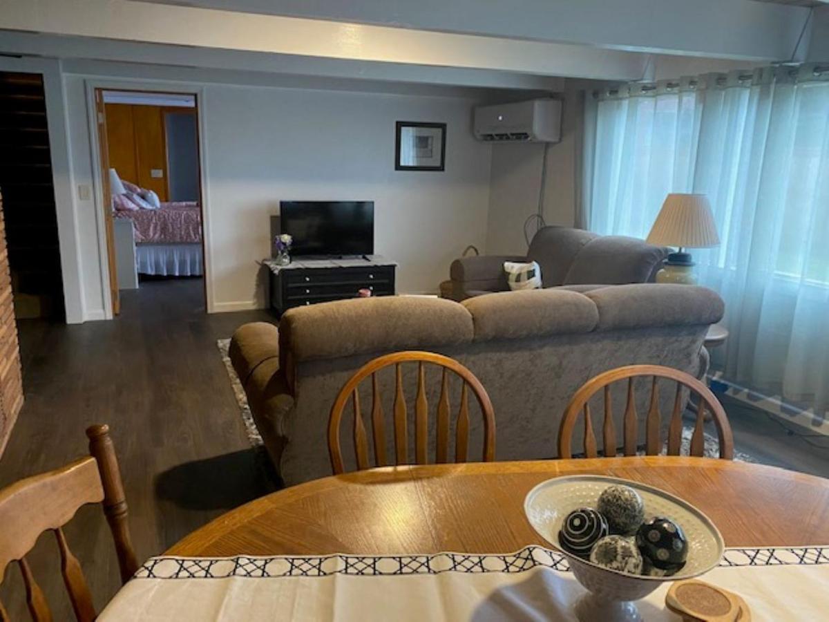 Spacious Lower Level Living All For You! คอร์แวลลิส ภายนอก รูปภาพ