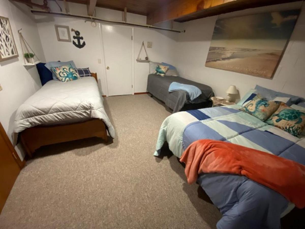 Spacious Lower Level Living All For You! คอร์แวลลิส ภายนอก รูปภาพ