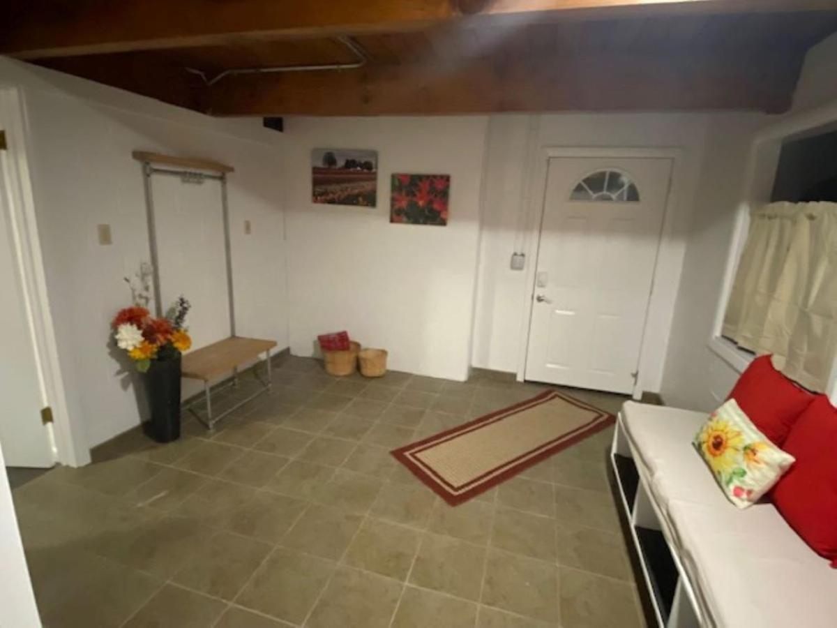 Spacious Lower Level Living All For You! คอร์แวลลิส ภายนอก รูปภาพ